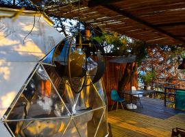 Omghat Glamping - Domo Ganesha, luxury tent in El Peñol
