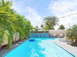 4 bedroom family reserve with pool home, hotel in Dorado