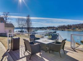 Lakefront Sunrise Beach Home with Private Dock!, hotell i Sunrise Beach