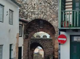 Casa da Porta de Santo António, hotelli kohteessa Bragança