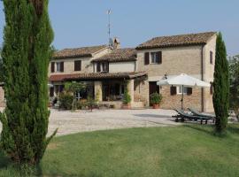 Casa Sorgente, hotel para famílias em San Costanzo