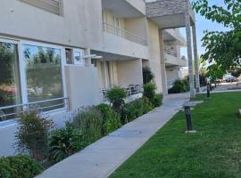 Amplio y Cómodo Departamento K con Estacionamiento Privado – apartament w mieście Rancagua