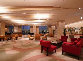 ANA Crowne Plaza Kobe, an IHG Hotel, spa hotel in Kobe