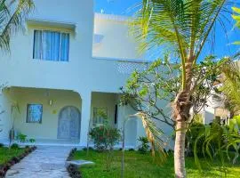 White Villa - Paparemo Beach