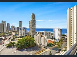Comfy Surfers Paradise Studio with Ocean View, hotel in Gold Coast