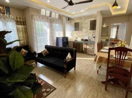 Solace: Perfect 2-Bedroom Abode – apartament w mieście Dispur