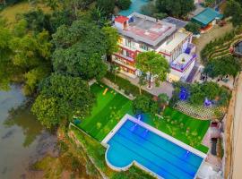 Vườn Mây Homestay Tiến Xuân, hotel with pools in Hanoi