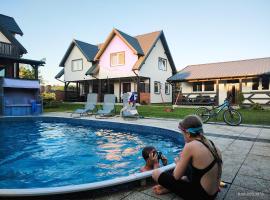 Luxury holiday homes with swimming pool, jacuzzi, luxury hotel in Rewal