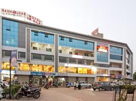 Hotel Om Balaji, hotell i nærheten av Sardar Vallabhbhai Patel internasjonale lufthavn - AMD i Ahmedabad