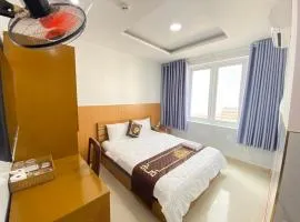 KHÁCH SẠN PHÚ HƯNG