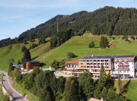 Familotel Alphotel, hotel em Hirschegg