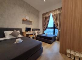 PH2121,2,3 - Paradise Home Staycation Contactless Self Check-In Private Rooms in 3 Bedrooms Apartment, habitación en casa particular en Subang Jaya