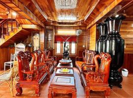 Biệt thự gỗ Wooden House Quy Nhơn cạnh biển, αγροικία σε Quy Nhon