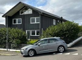 Ingi's Guesthouse with a Car, apartement sihtkohas Miðvágur