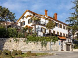 Camelia & Martina apartments, guest house in Opatija