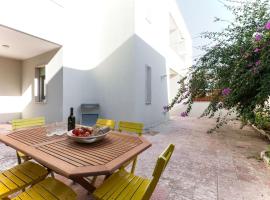 Residence Thalassa With Pool - Happy Rentals, hotel di Melendugno