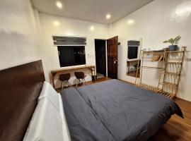 Basilia Guest House: Bantayan Island şehrinde bir otel