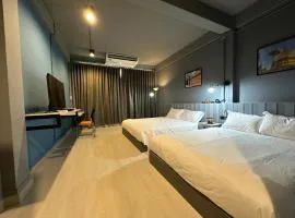 Chiangmai vibe, City House, 7 mins to BTS, City center, Private room in Sathon, Private bathroom, Bangkok, Thailand