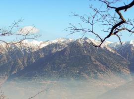 Beautiful Apartment In Ossimo Superiore, hotel v destinaci Cividate Camuno