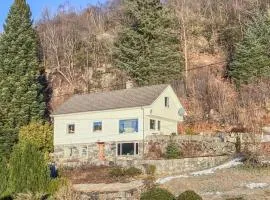 4 Bedroom Awesome Home In Nedre Vats