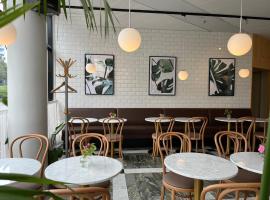 2Home Hotel Apartments, hotel v destinaci Solna