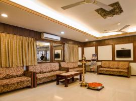 Hotel Surya Residency، فندق في Ameerpet