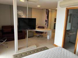 Quarto 50m2 próximo shopping Salvador, serviced apartment in Salvador