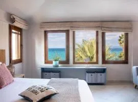 Exceptional Beachfront Villa Blue Cocoon