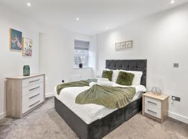Bright and spacious Apartment - Excellent Location, hotel in zona Stazione Metro Finchley Central, Londra