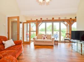 The Poppies, vacation home in Brighstone