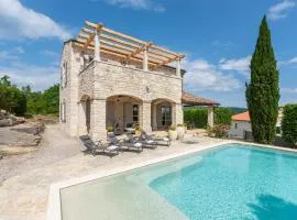 Amazing Home In Sovinjak With Wifi