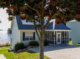 House #06 Heart of the Bay (Pet Friendly) Private Pier, hotel u gradu Centre