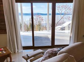 Suite 3, Flèche du fjord, vue Saguenay, Mont Valin, מלון בSaint-Fulgence