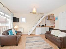 24 Tollgate Cottages, pet-friendly hotel in Seaview