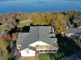 On Lake Retreats Family Gatherings Game Room Pets