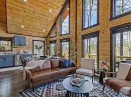 Private Cabin w King Bed and Private Hot Tub
