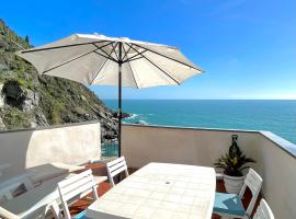 Families or Groups 3 Terrazzi Apartment on Sea, hotel in Vernazza