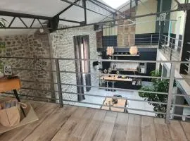 Grand loft avec Piscine aux Portes des Cévennes