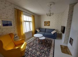 Charming wooden house apartment 48 m2, cheap hotel in Turku
