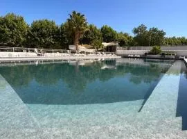 Bungalow de 3 chambres avec piscine partagee terrasse amenagee et wifi a Agde a 4 km de la plage