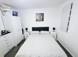 Lovely Fully Furnished One Bed Flat To Let