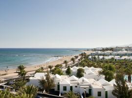 Apartamentos LIVVO Las Gaviotas, bungalow in Puerto del Carmen