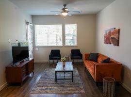 Luxury furnished & Designed 2 Bedroom Part Hotel in Woodland Hills, serviced apartment in Los Angeles