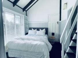 Chatsworth Cottage: Upper Hutt şehrinde bir otel