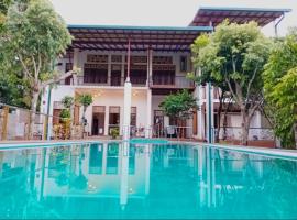 Jayaa Villas Bolgoda, hotel i Panadura