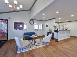 The Mariner Resort Cape Cod by The Red Collection, motel in West Yarmouth