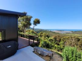 Golden Bay Heights - Luxury Accommodation, Cama e café (B&B) em Parapara 