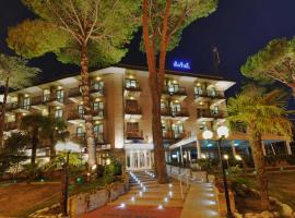 Hotel Vina De Mar, παραλιακό ξενοδοχείο στο Λινιάνο Σαμπιαντόρο