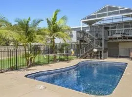 Hibiscus Close Beach Front Living