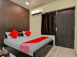 Hotel Blue Breeze: Ballabgarh şehrinde bir otel